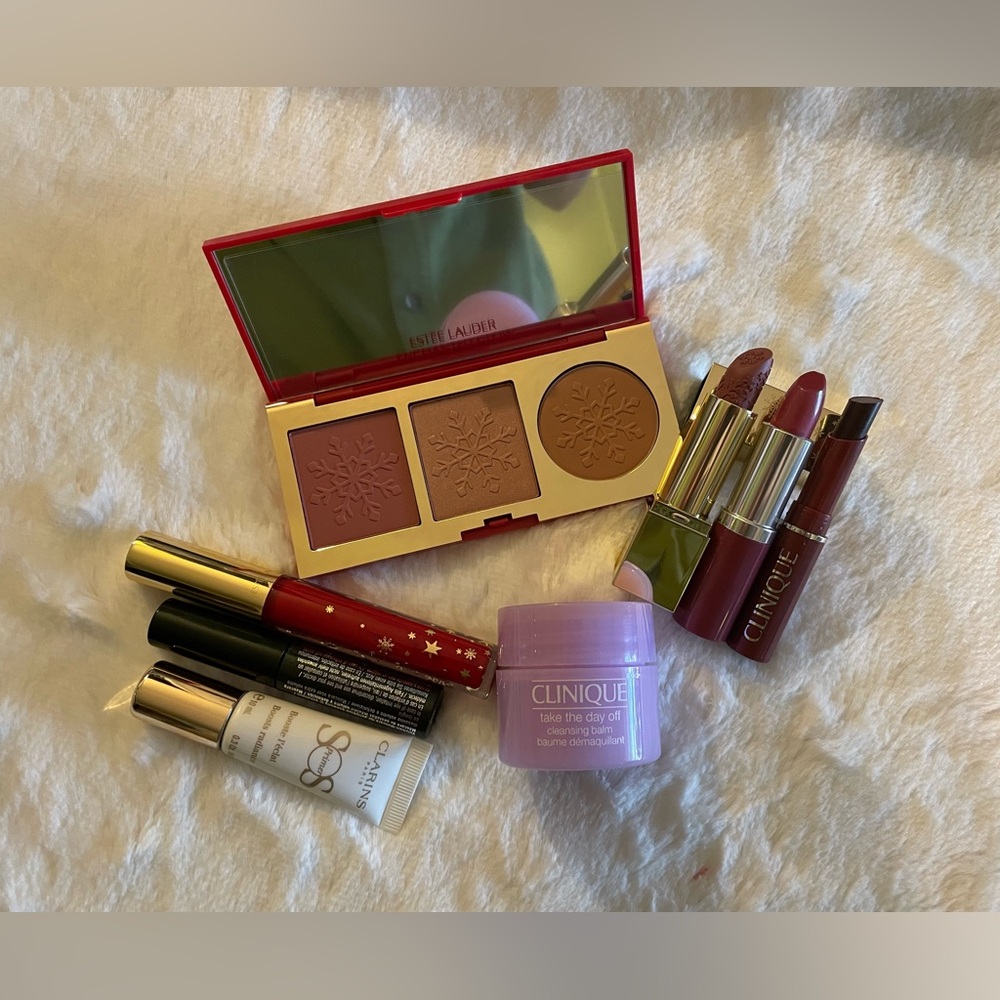 New! Bundle of 8 pieces of mix Brand Estee Lauder, Clinique,Clarins Make up kit!